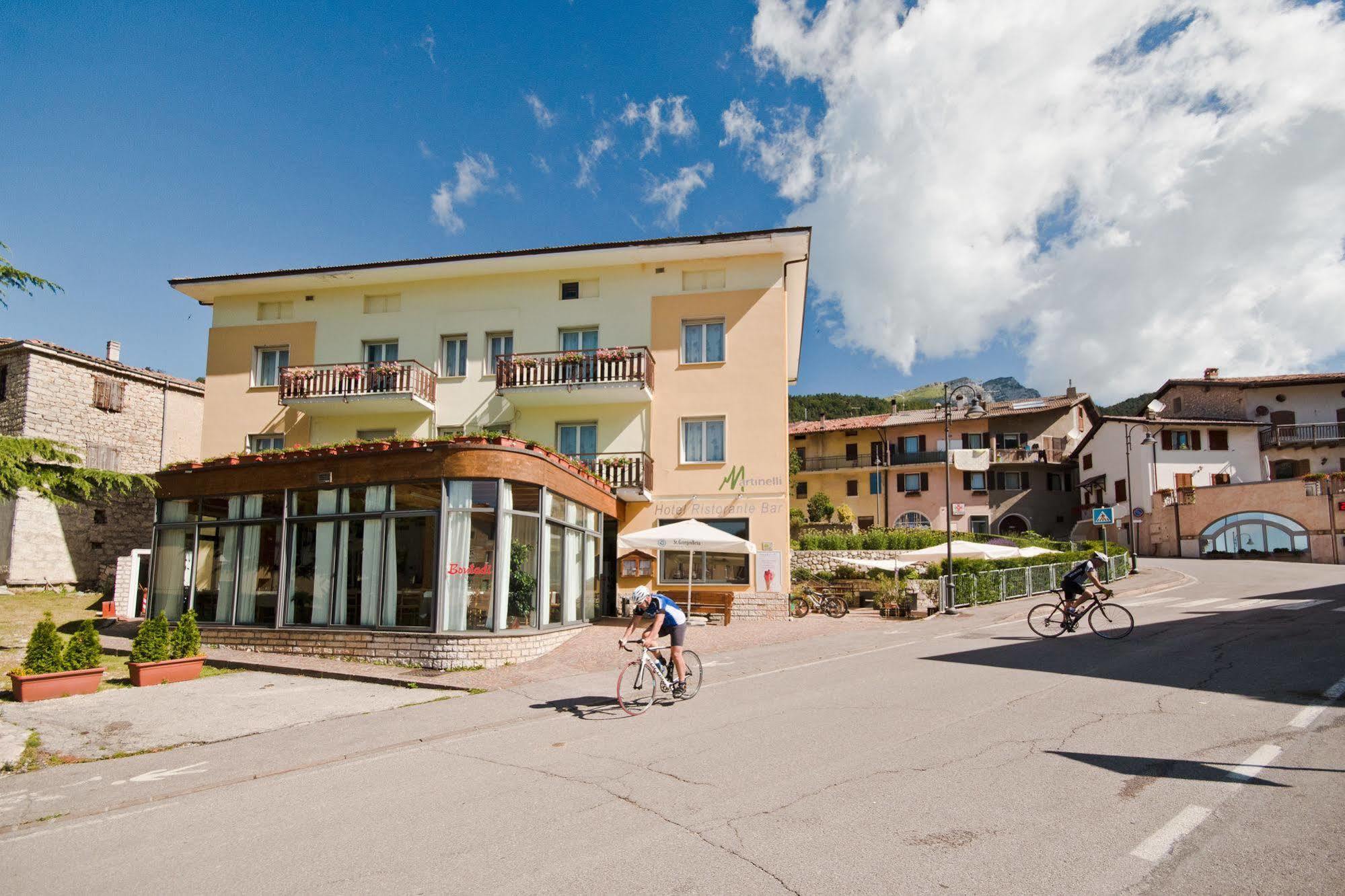 Hotel Martinelli Ronzo-Chienis Εξωτερικό φωτογραφία